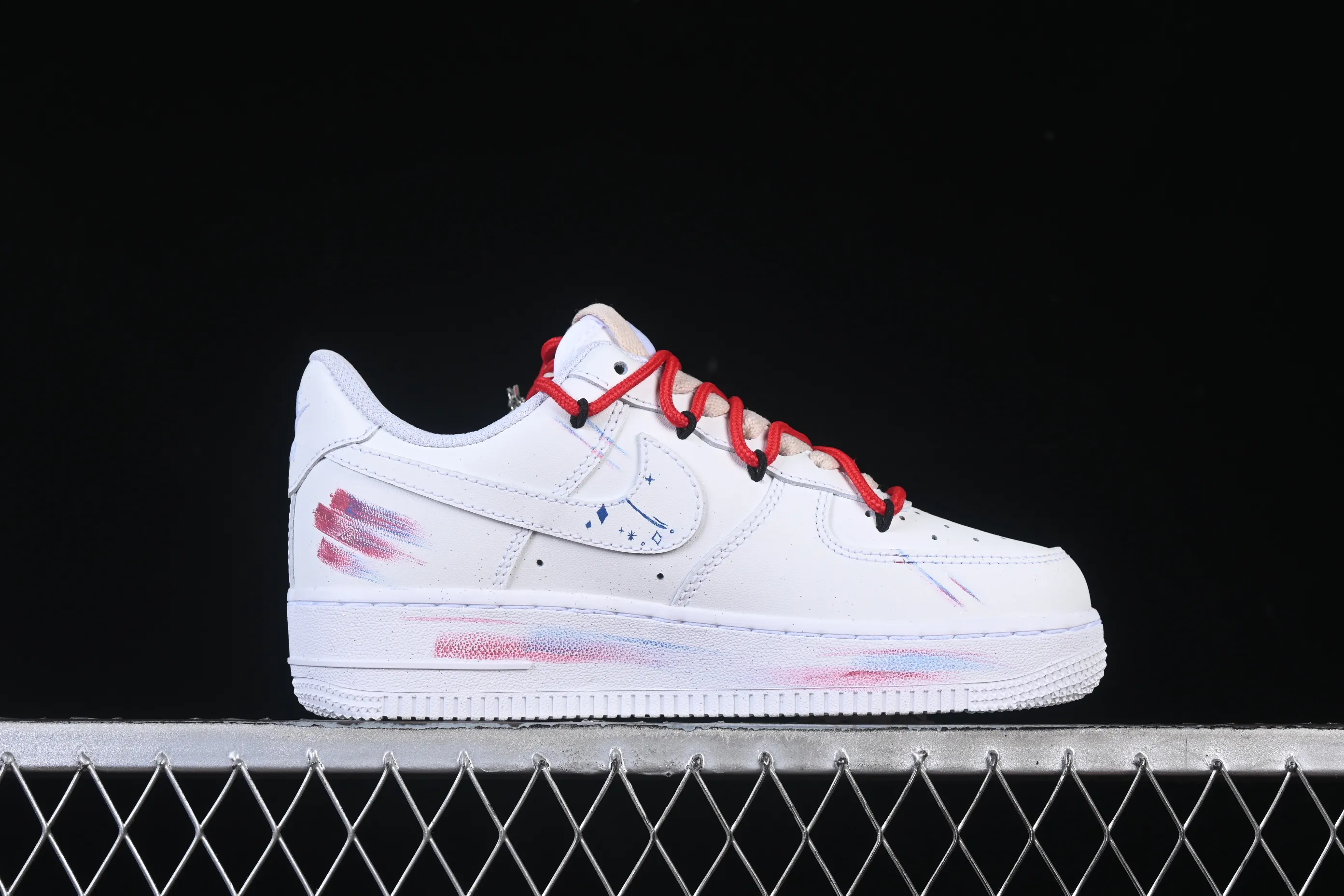All categories Nk Air Force 1 Air Force series Nk Air Force 1 Low Air Force low-top Nike Air Force 1'07 Low "Gemini" Hand-painted graffiti twelve constellations series Gemini Air Force One low-top casual sneakers 521-621